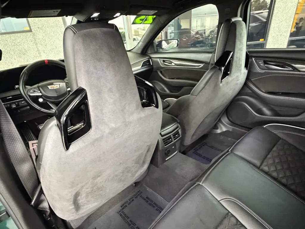 Cadillac Ct5-v photo 26