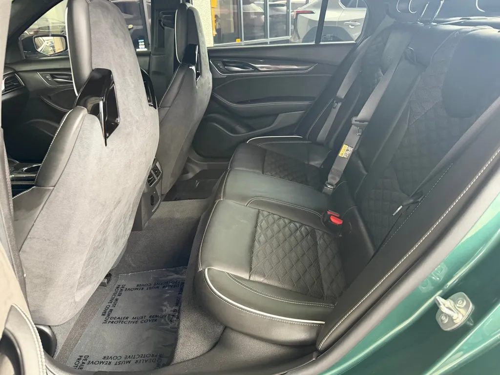 Cadillac Ct5-v photo 24
