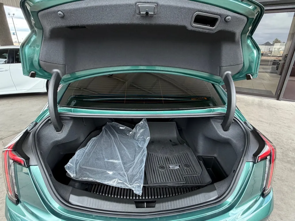 Cadillac Ct5-v photo 31