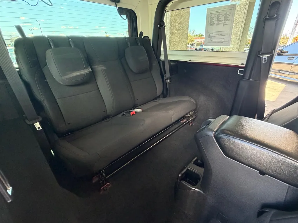 Jeep Wrangler photo 20