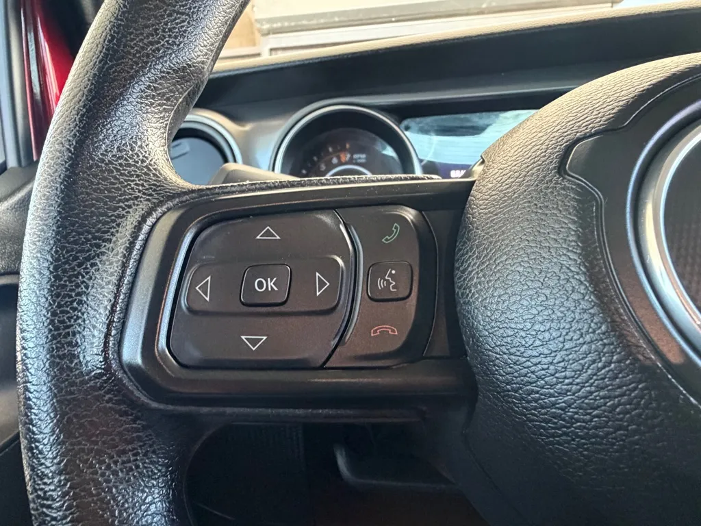 Jeep Wrangler photo 9