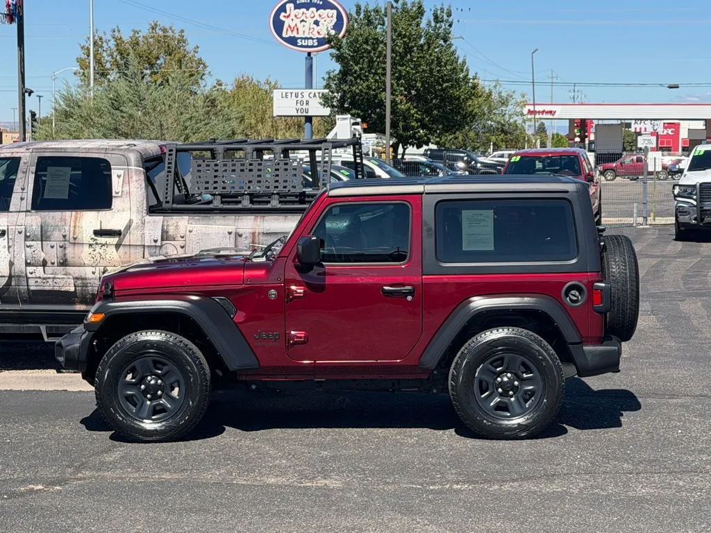 Jeep Wrangler photo 32