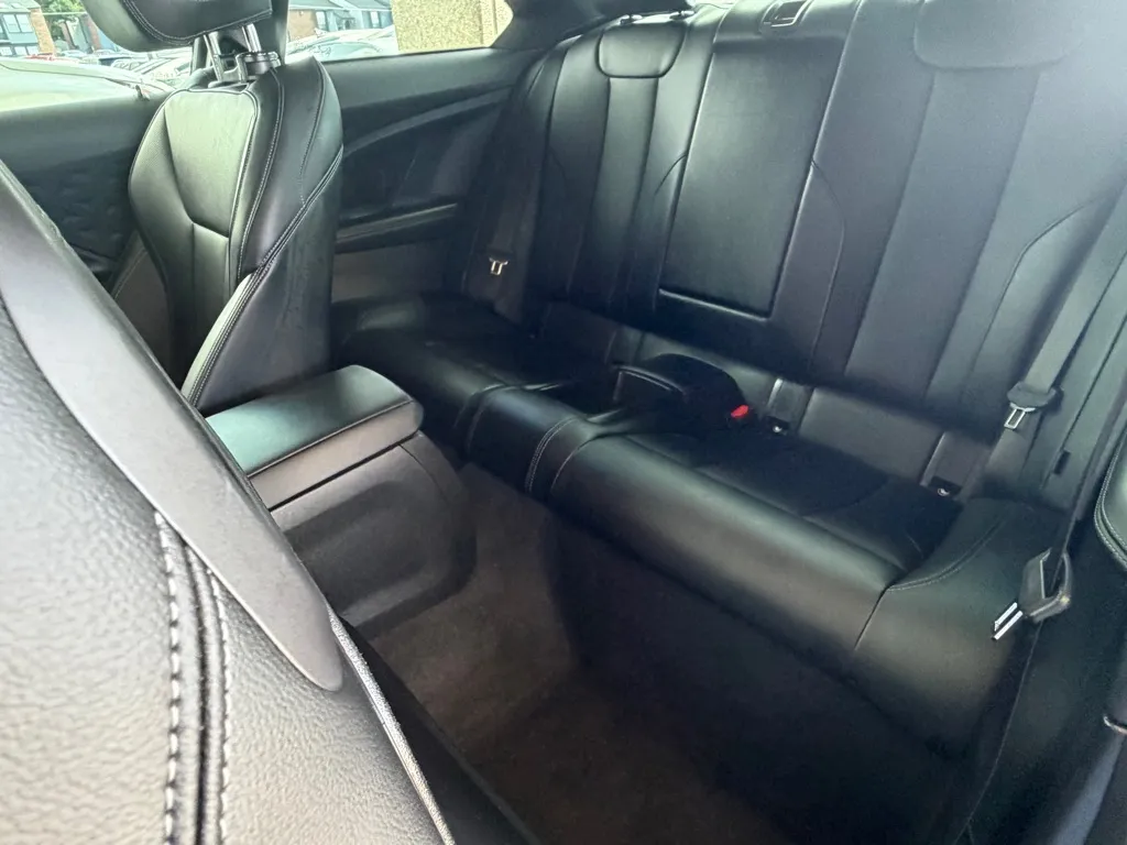 BMW 230i photo 21