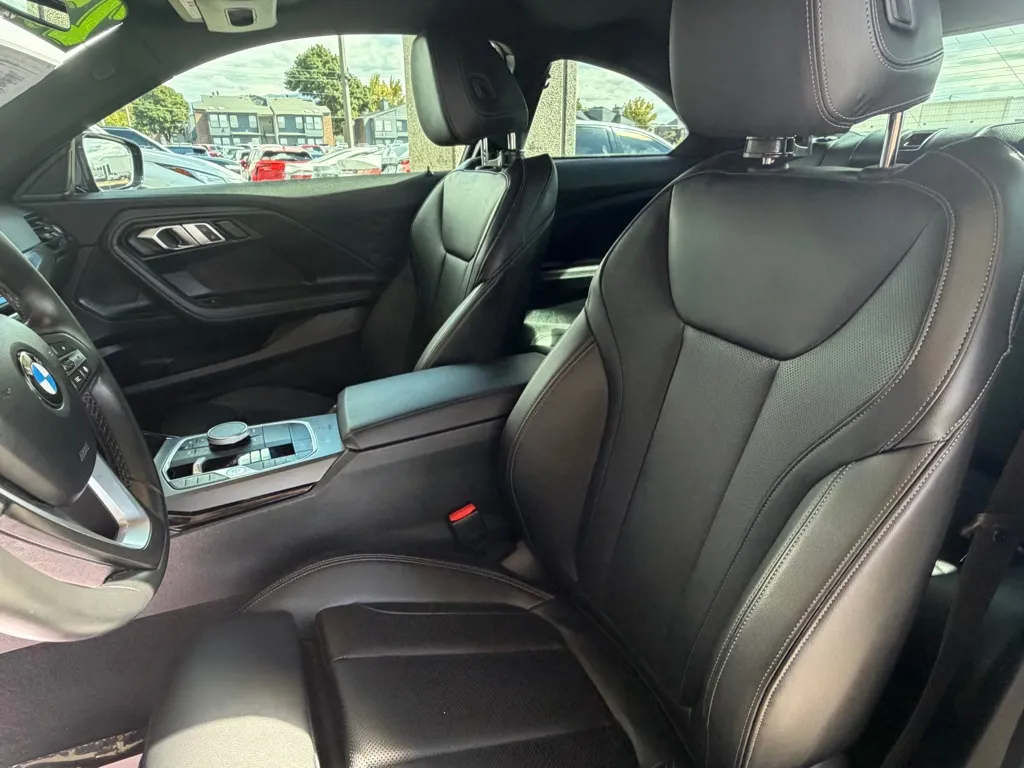 BMW 230i photo 5