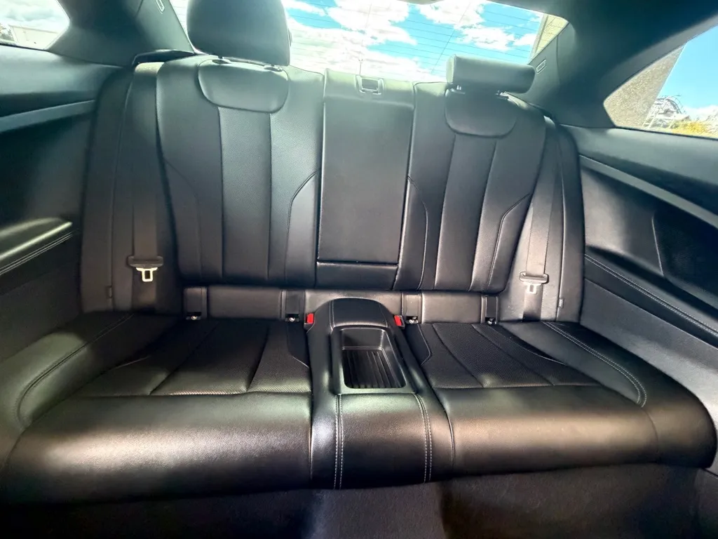 BMW 230i photo 22