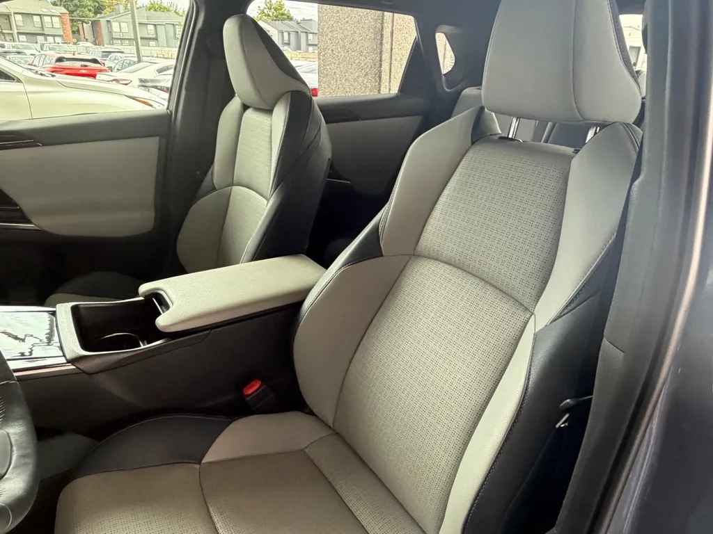 Subaru Solterra photo 8