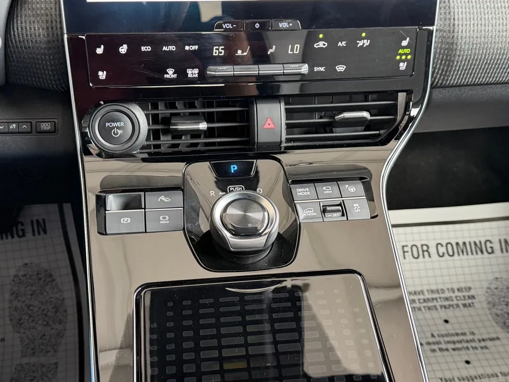 Subaru Solterra photo 17