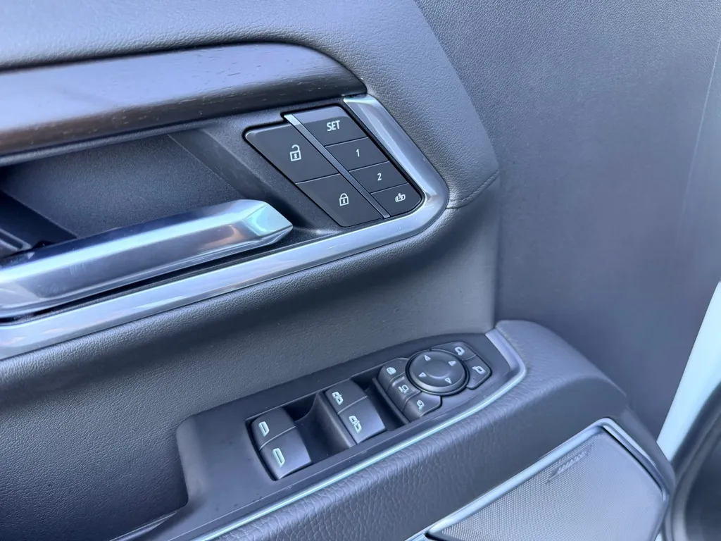 GMC Sierra photo 45