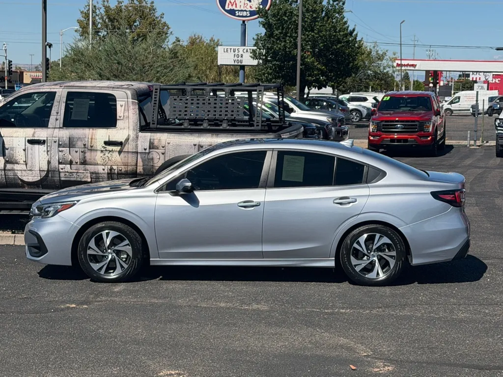 Subaru Legacy photo 2