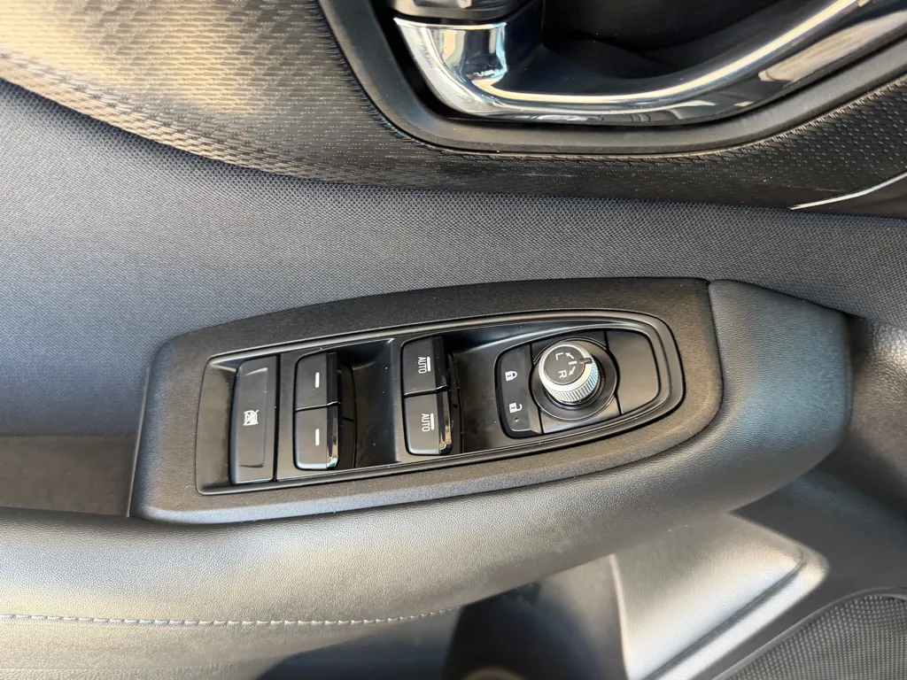 Subaru Legacy photo 20