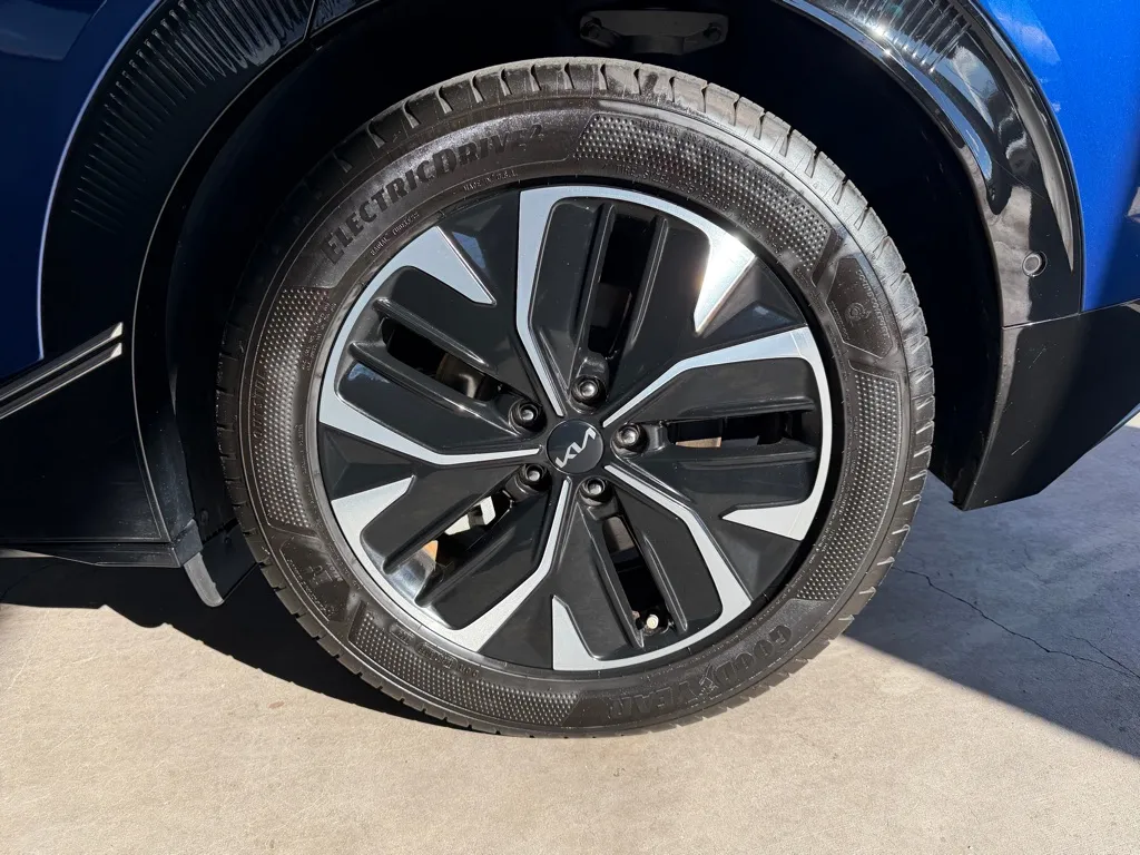 Kia EV6 photo 61