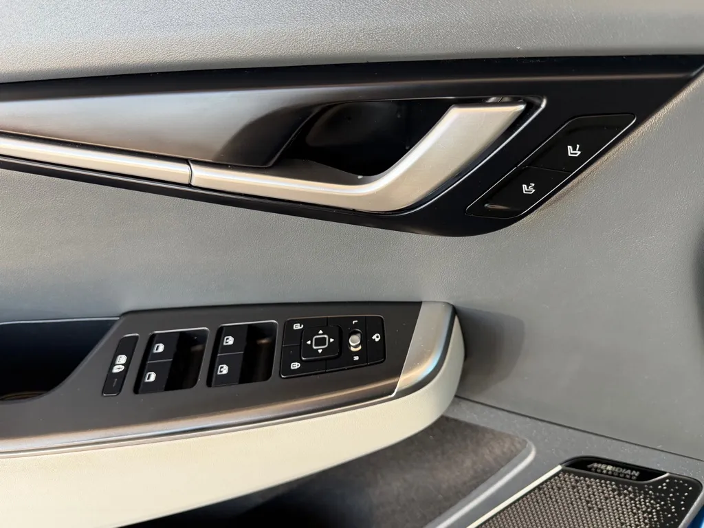 Kia EV6 photo 23