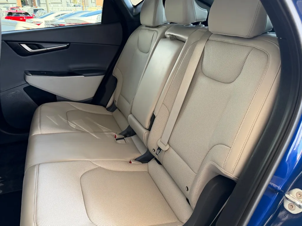 Kia EV6 photo 25