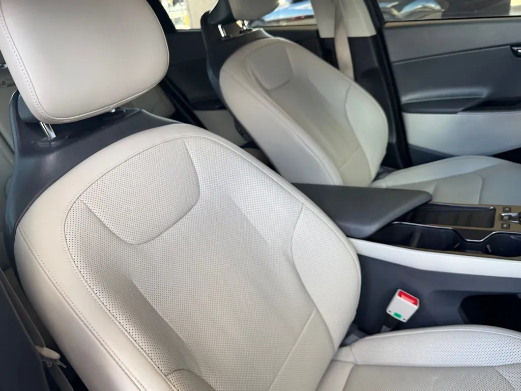 Kia EV6 photo 40