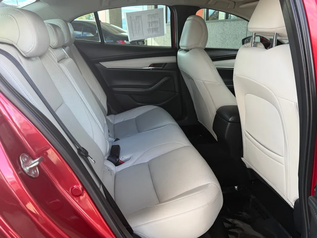 Mazda 3 photo 28