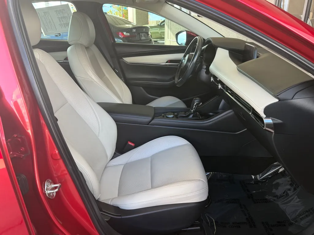 Mazda 3 photo 32