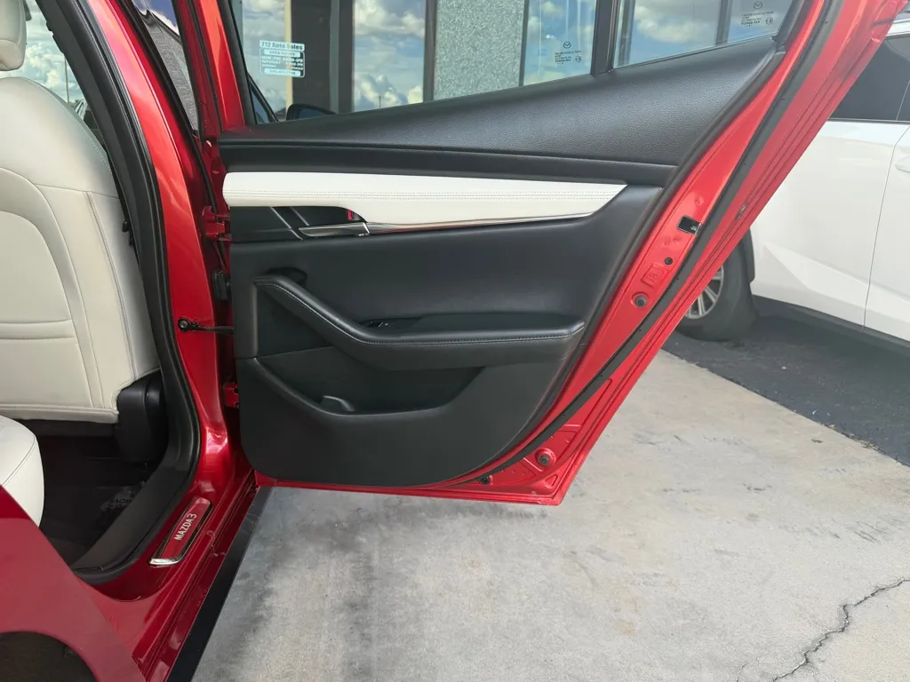 Mazda 3 photo 31