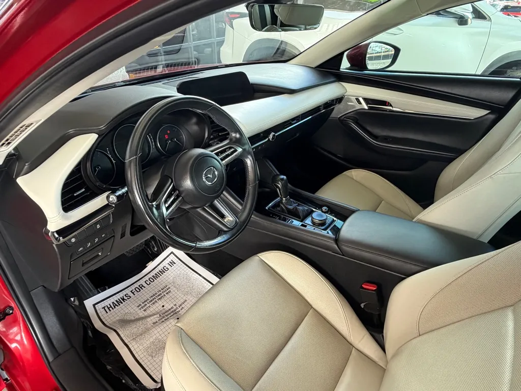 Mazda 3 photo 7