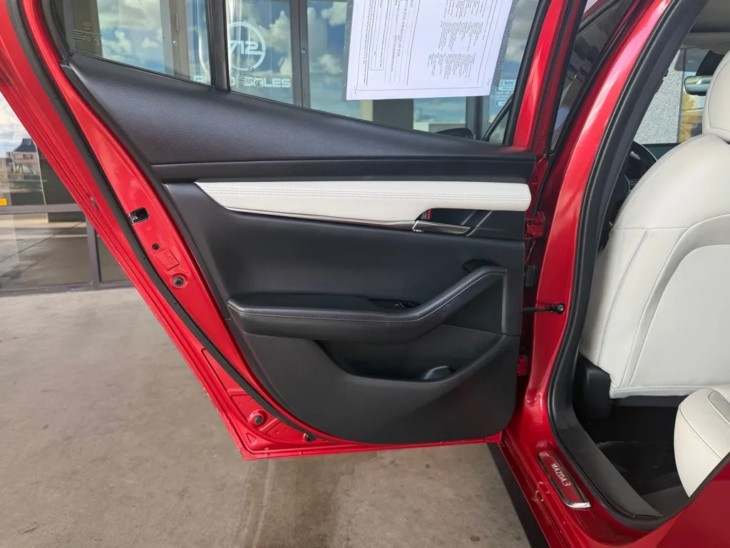 Mazda 3 photo 25