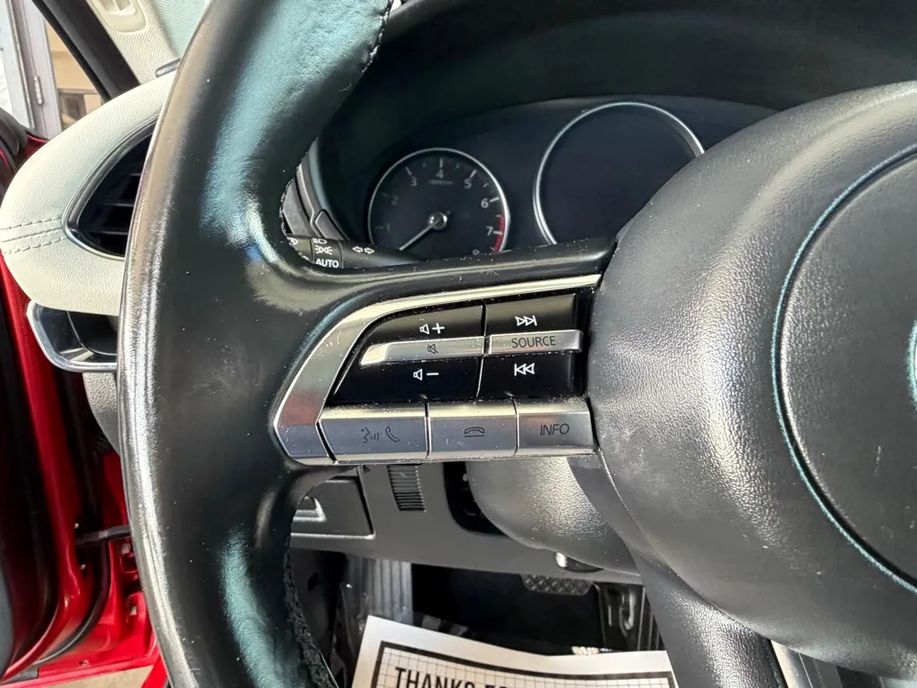 Mazda 3 photo 10