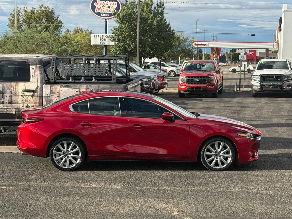 Mazda 3 photo 3