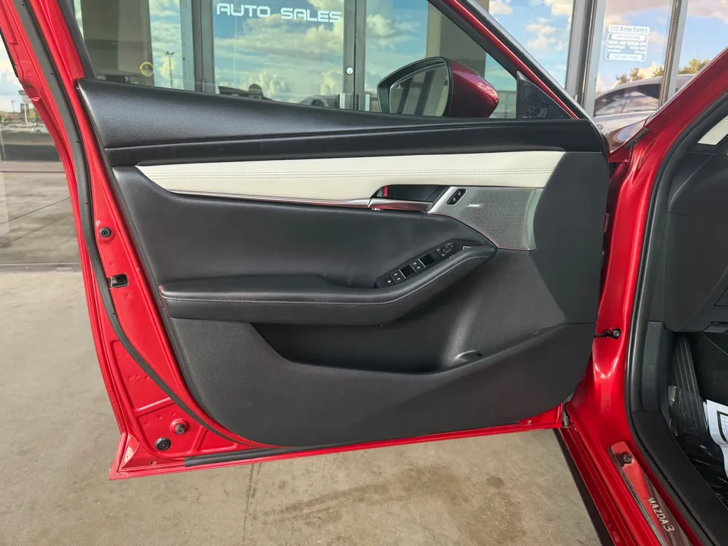 Mazda 3 photo 19