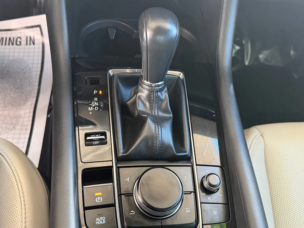 Mazda 3 photo 15