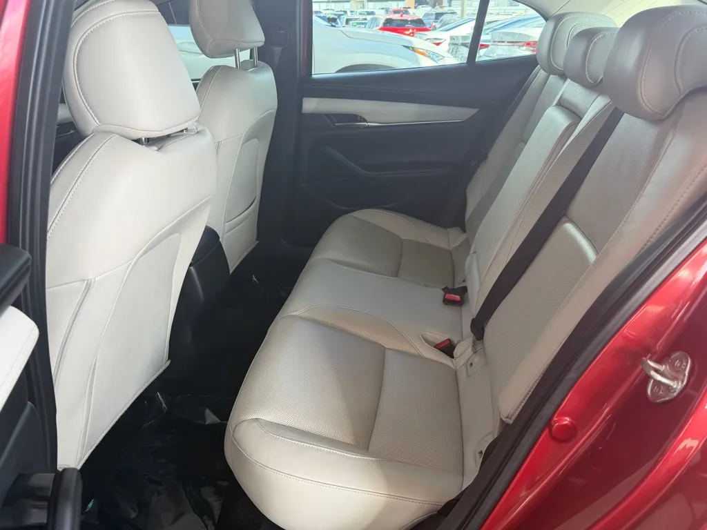 Mazda 3 photo 21