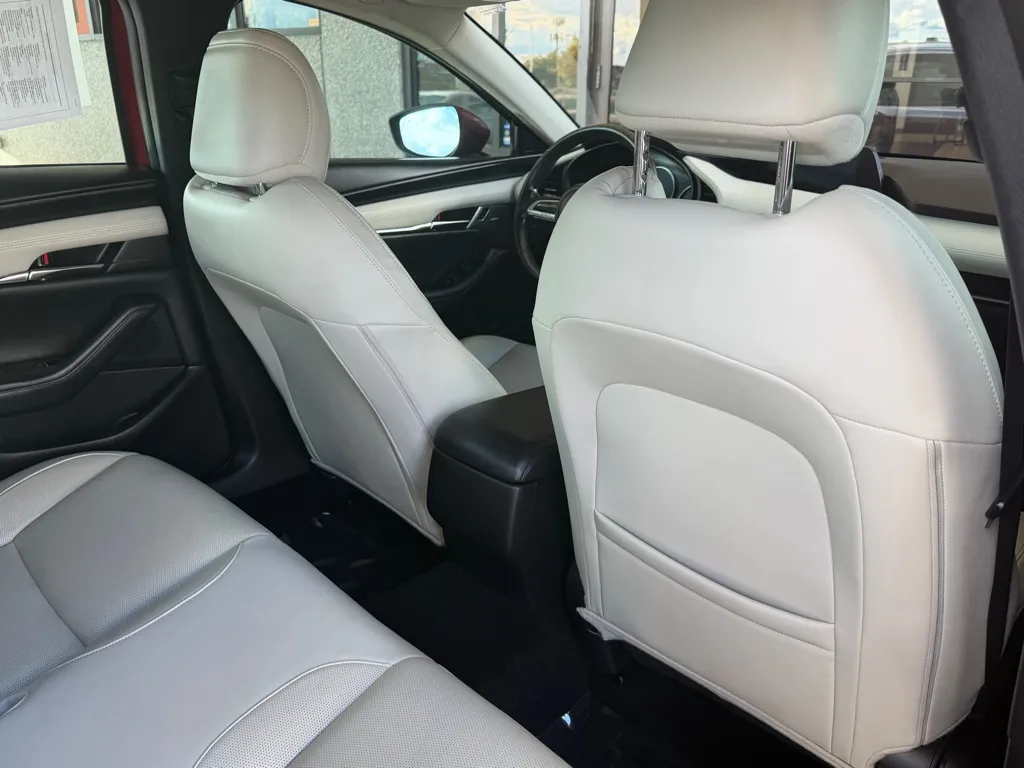 Mazda 3 photo 30