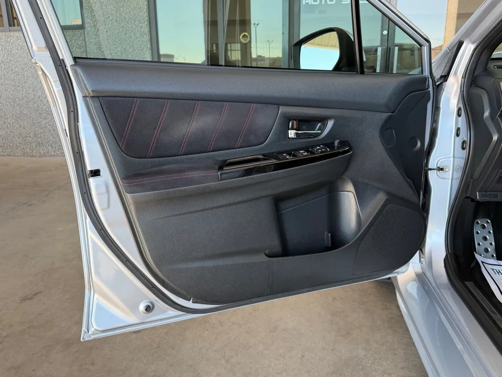 Subaru WRX photo 19
