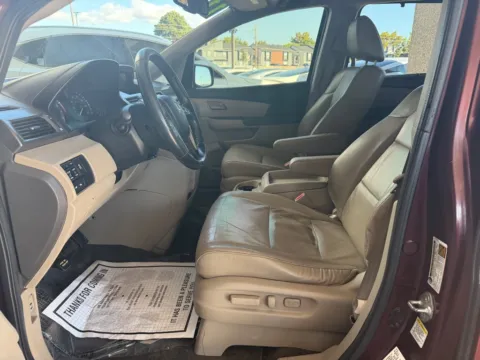 More photos of 2011 HONDA ODYSSEY TOURING at 712 Auto Sales, NM