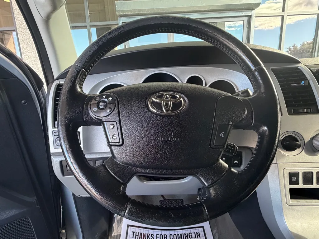 Toyota Tundra photo 8
