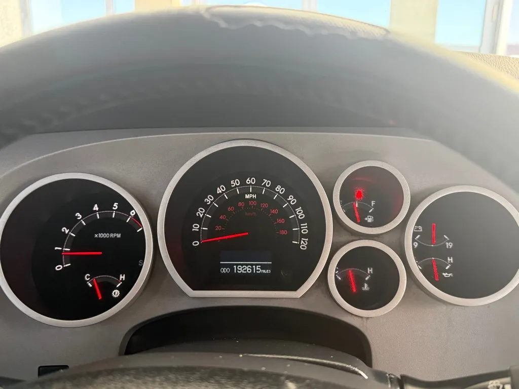 Toyota Tundra photo 11