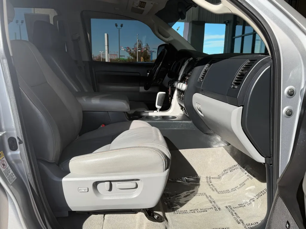 Toyota Tundra photo 31