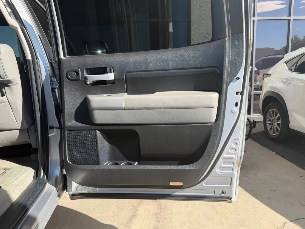 Toyota Tundra photo 30
