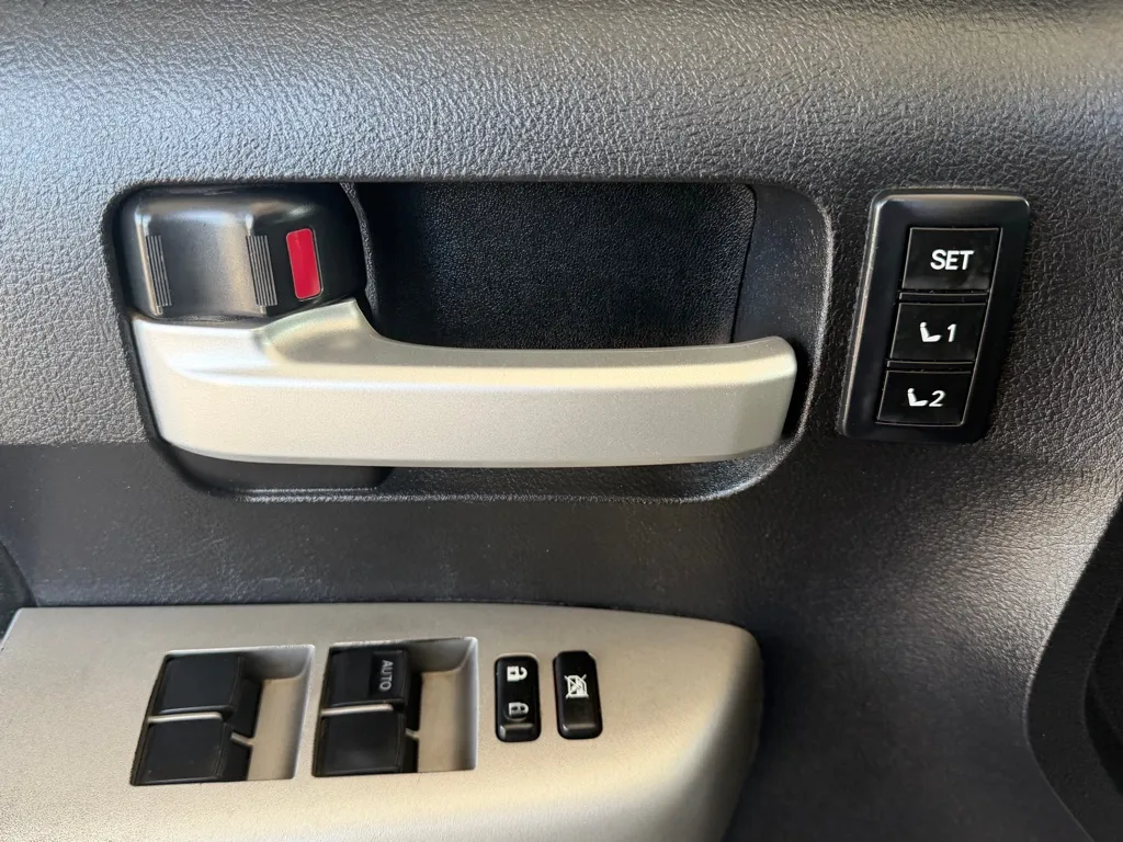 Toyota Tundra photo 17