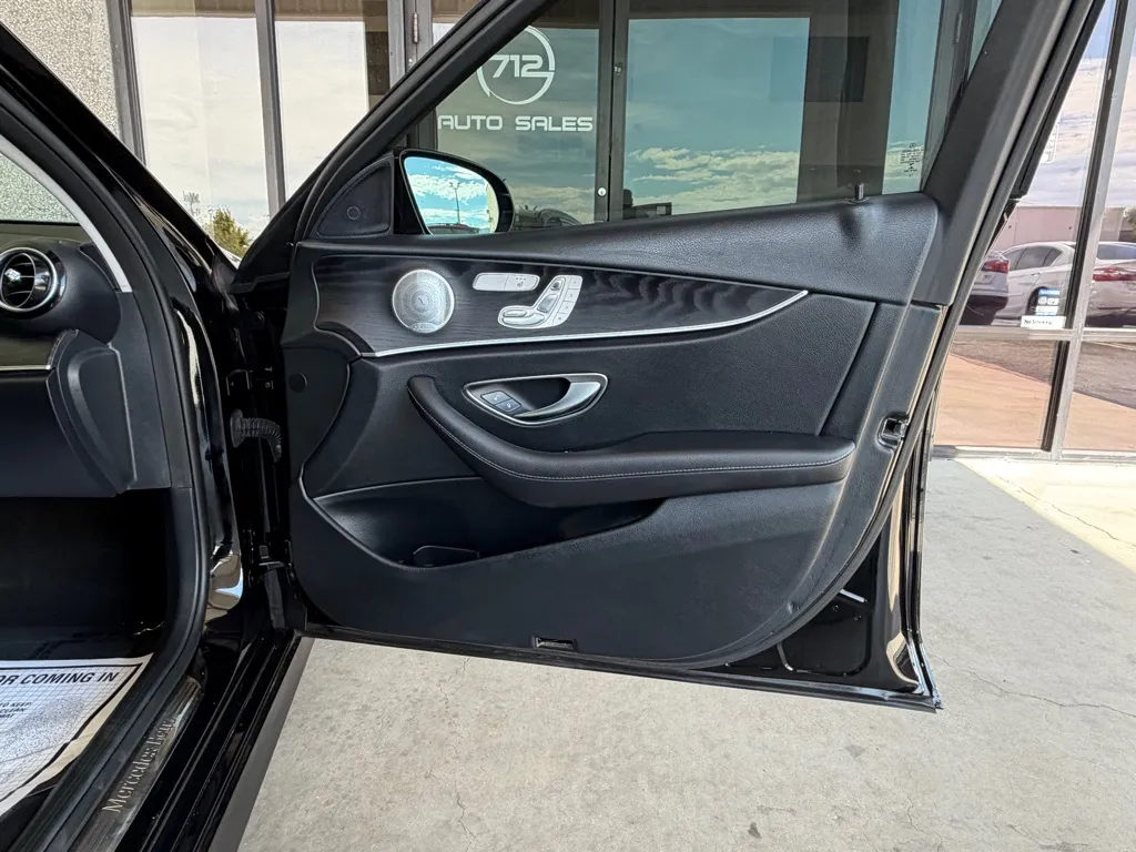 Mercedes-Benz E-Class photo 41