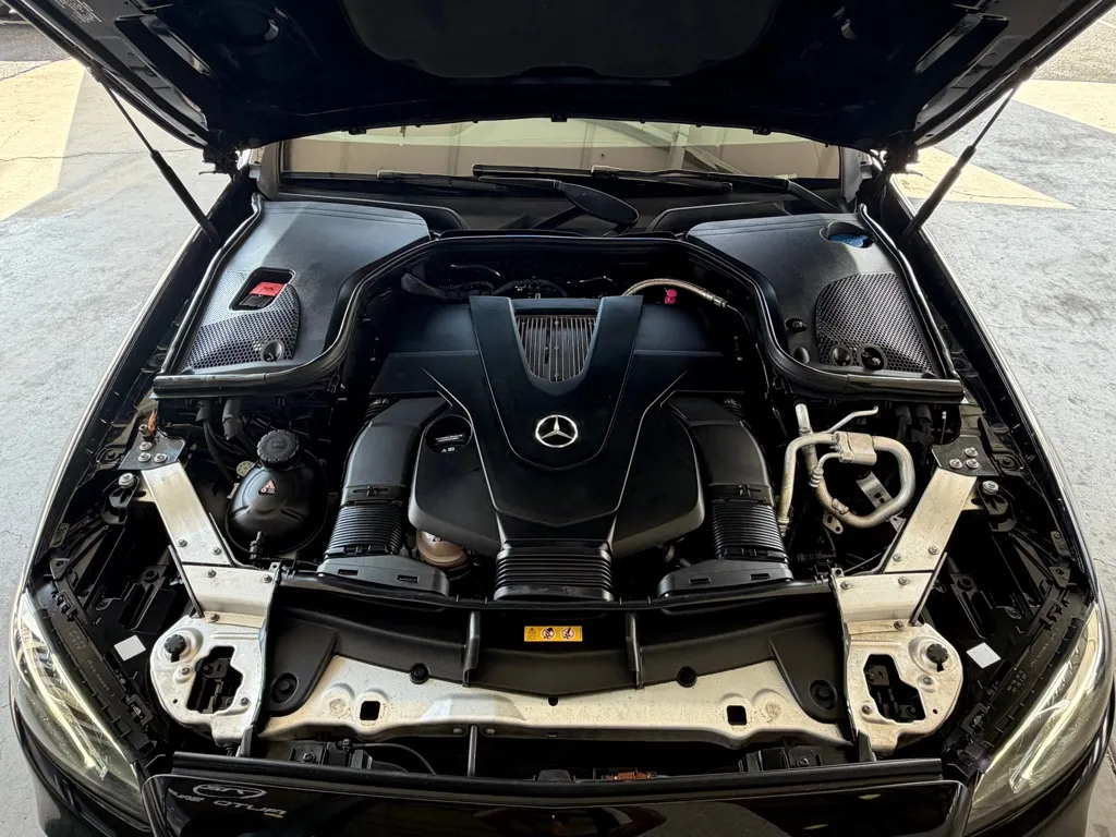 Mercedes-Benz E-Class photo 58