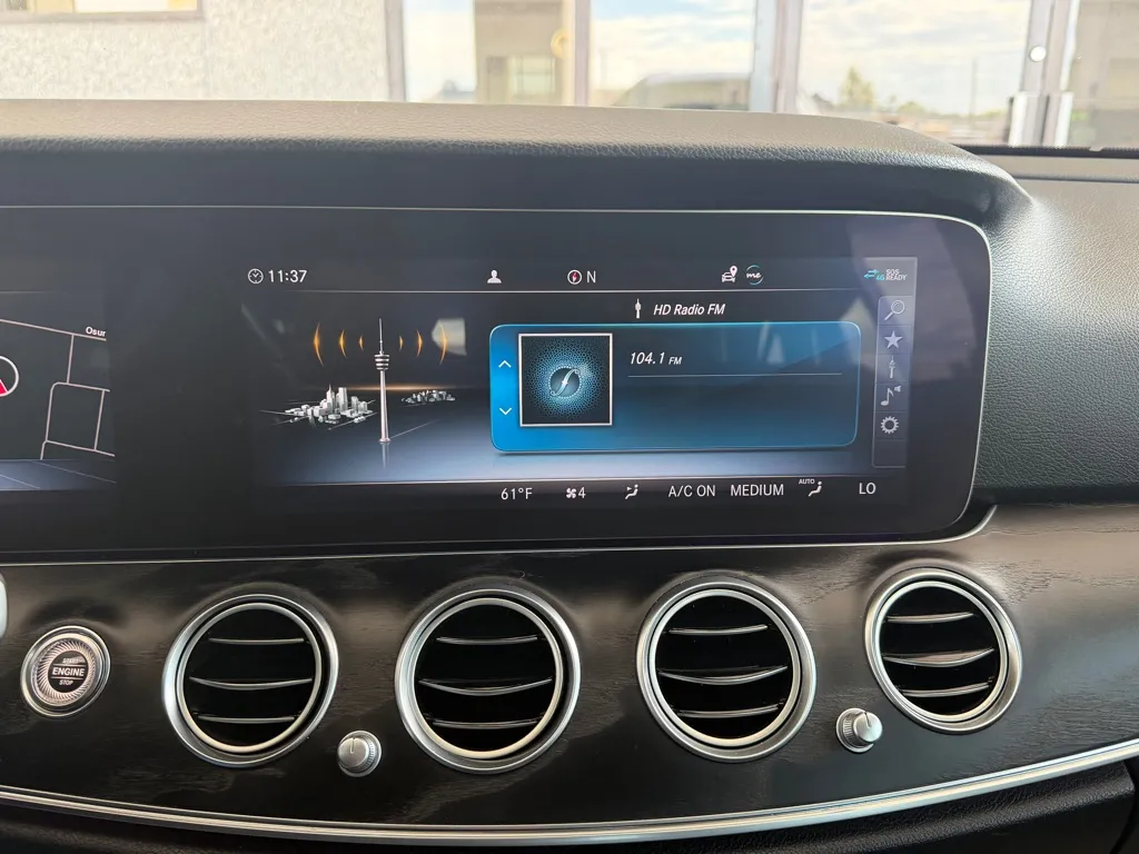 Mercedes-Benz E-Class photo 14