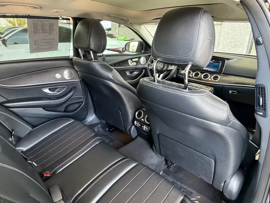 Mercedes-Benz E-Class photo 36