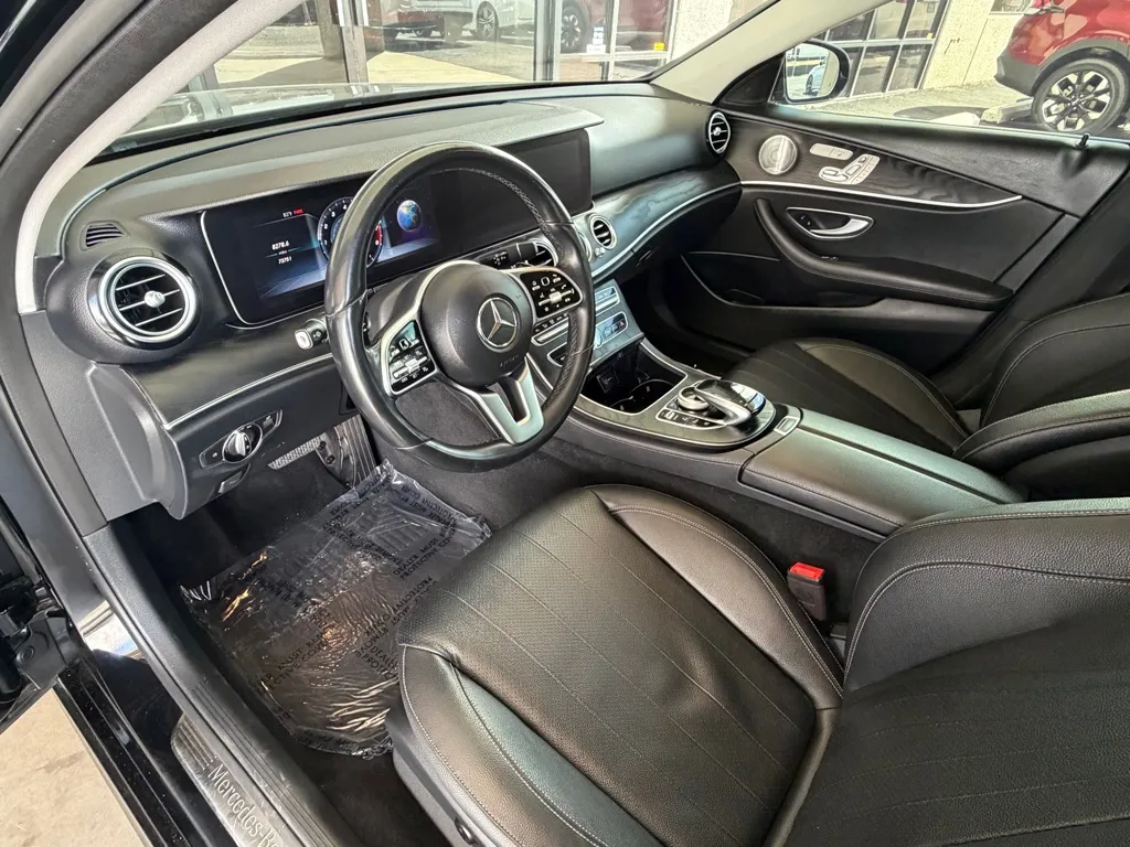 Mercedes-Benz E-Class photo 8