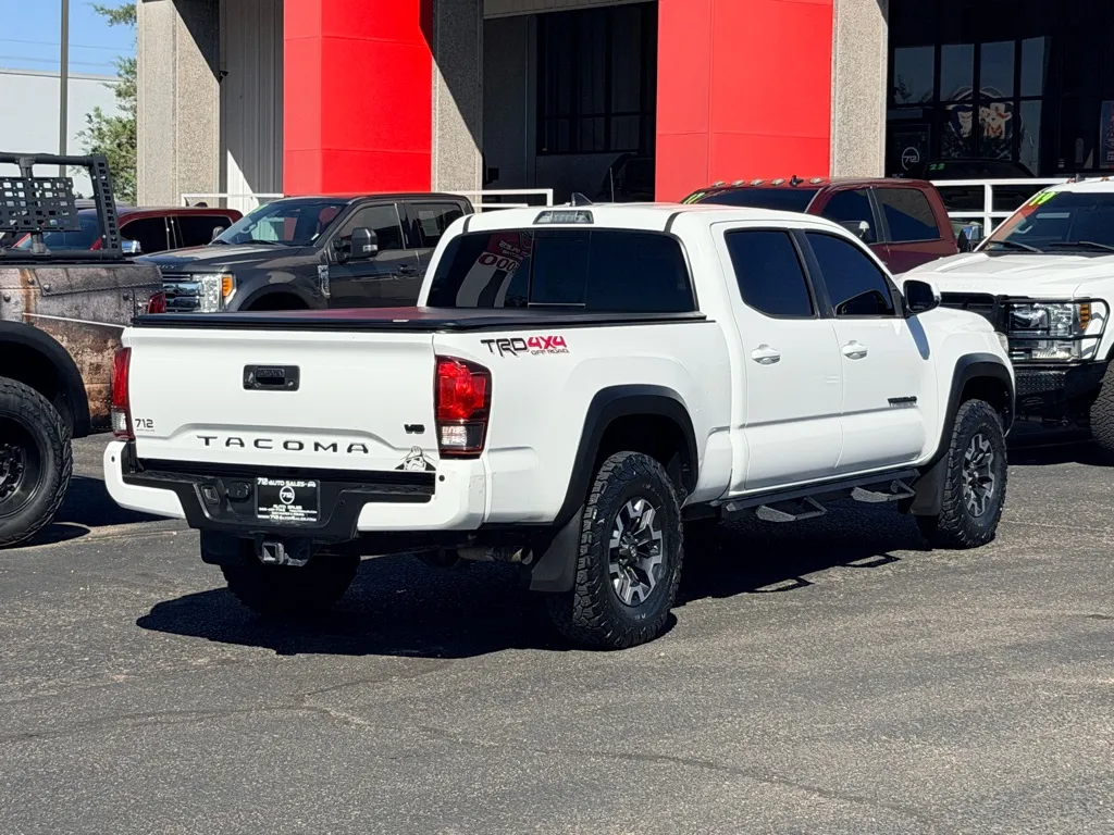 Toyota Tacoma photo 36