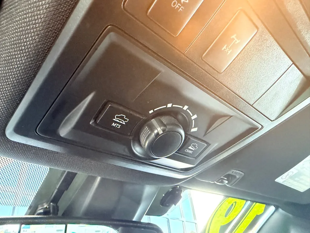 Toyota Tacoma photo 14