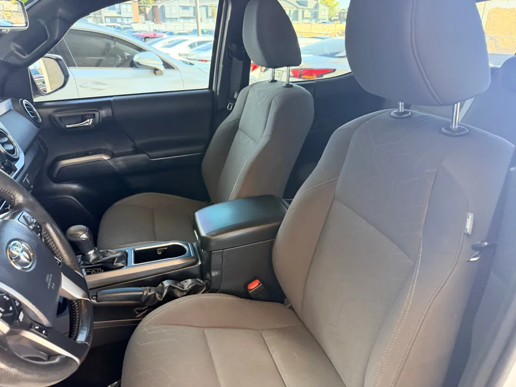 Toyota Tacoma photo 6
