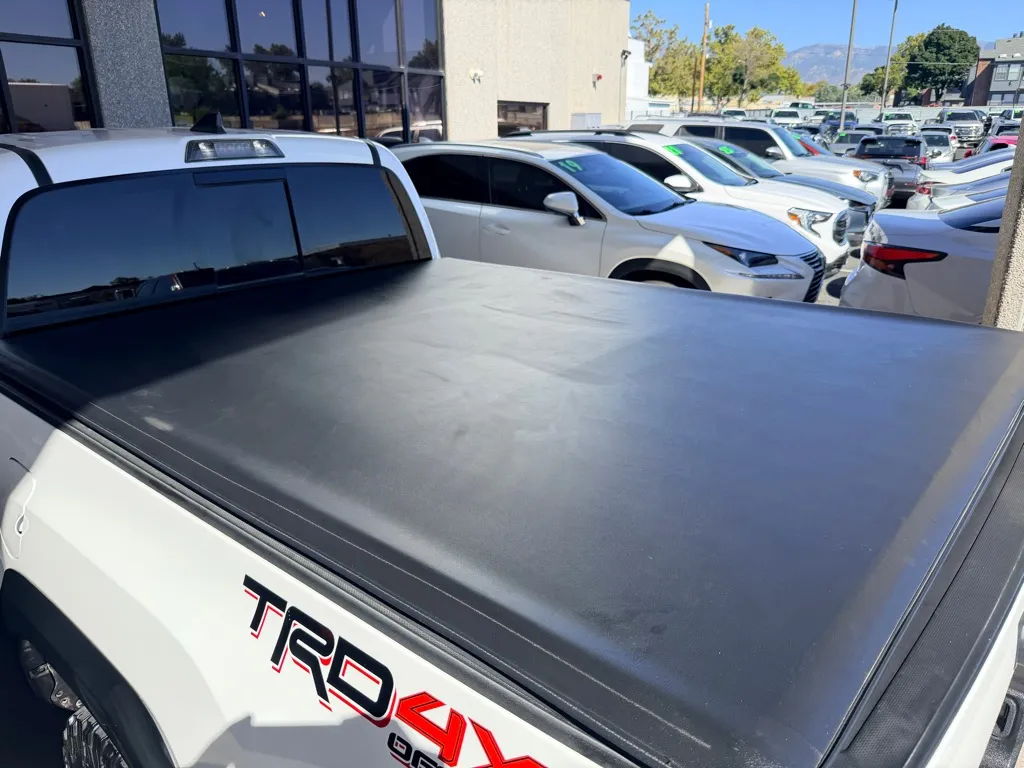 Toyota Tacoma photo 24
