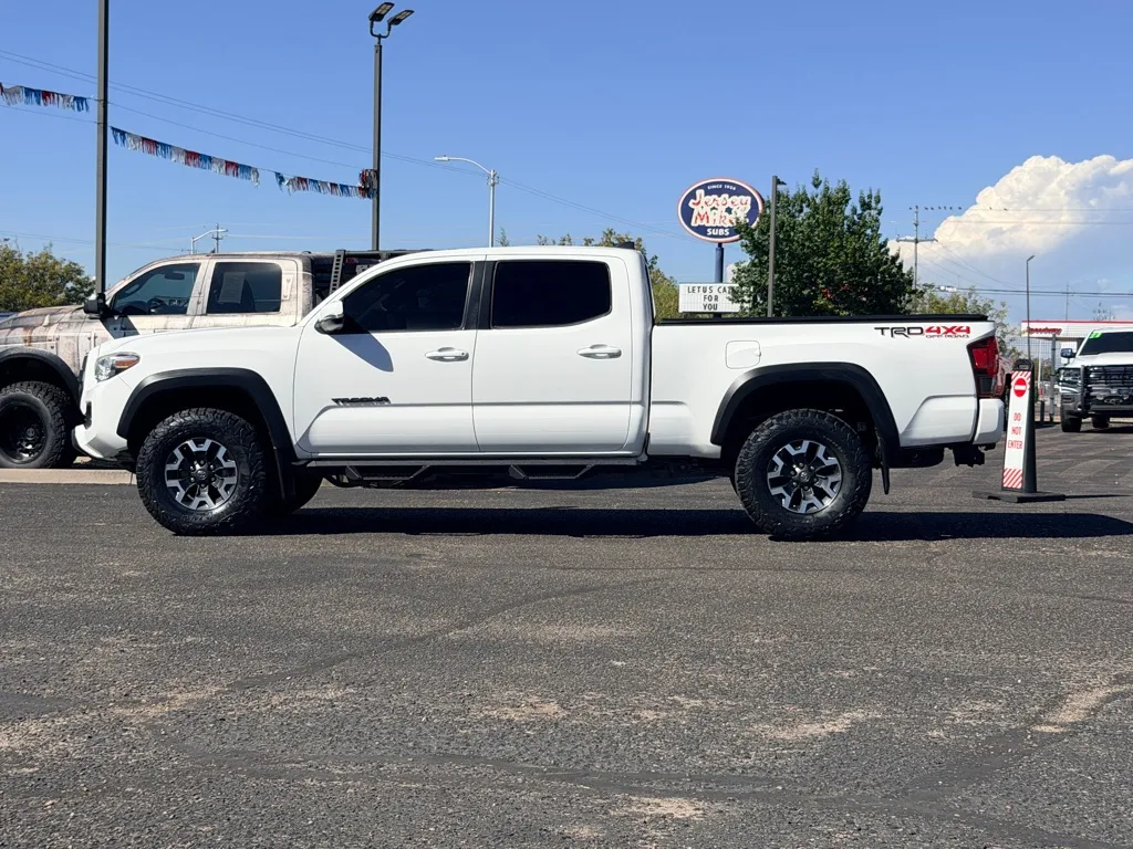 Toyota Tacoma photo 31