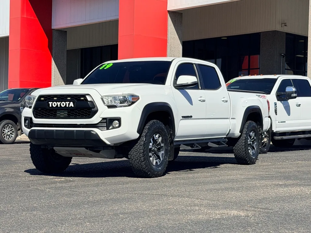 Toyota Tacoma photo 29