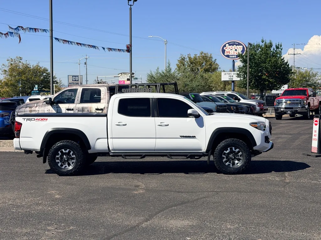 Toyota Tacoma photo 38