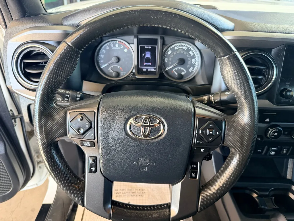 Toyota Tacoma photo 8