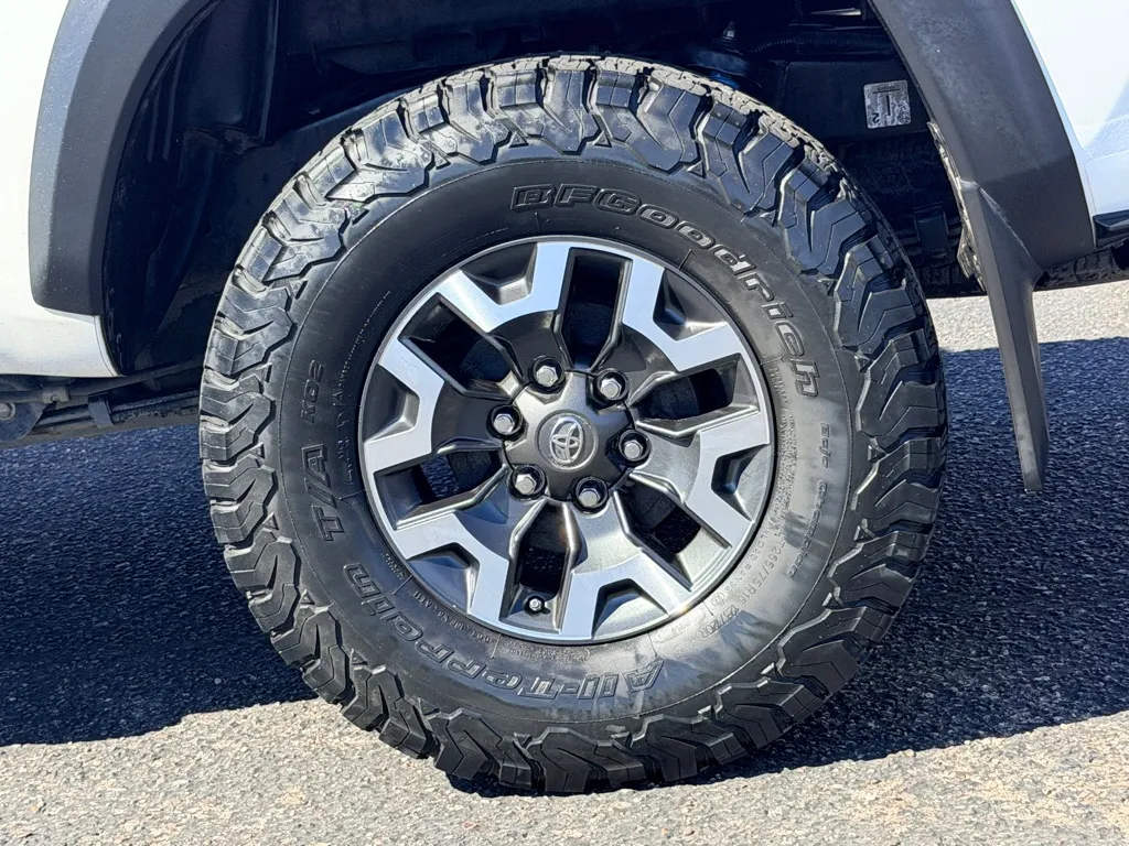 Toyota Tacoma photo 43